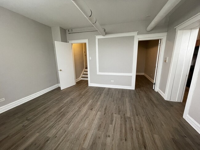 Building Photo - 1118 W Garfield Blvd