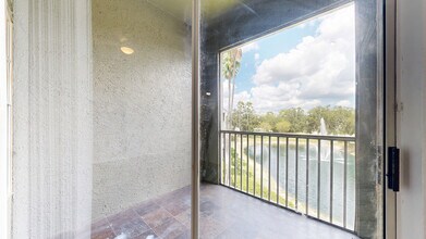 Interior Photo - Arbors at Lee Vista