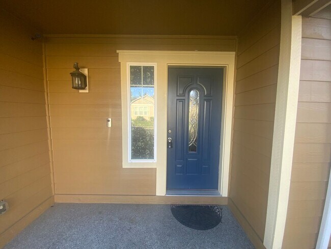 Foto del edificio - *** NEW RENT SPECIAL - $750 OFF FIRST MONTH'S RENT! *** Beautiful Spanaway Home! Apply Today