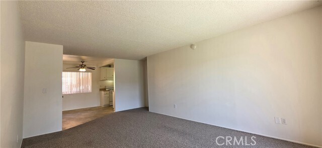 Foto del edificio - 6600 Warner Ave