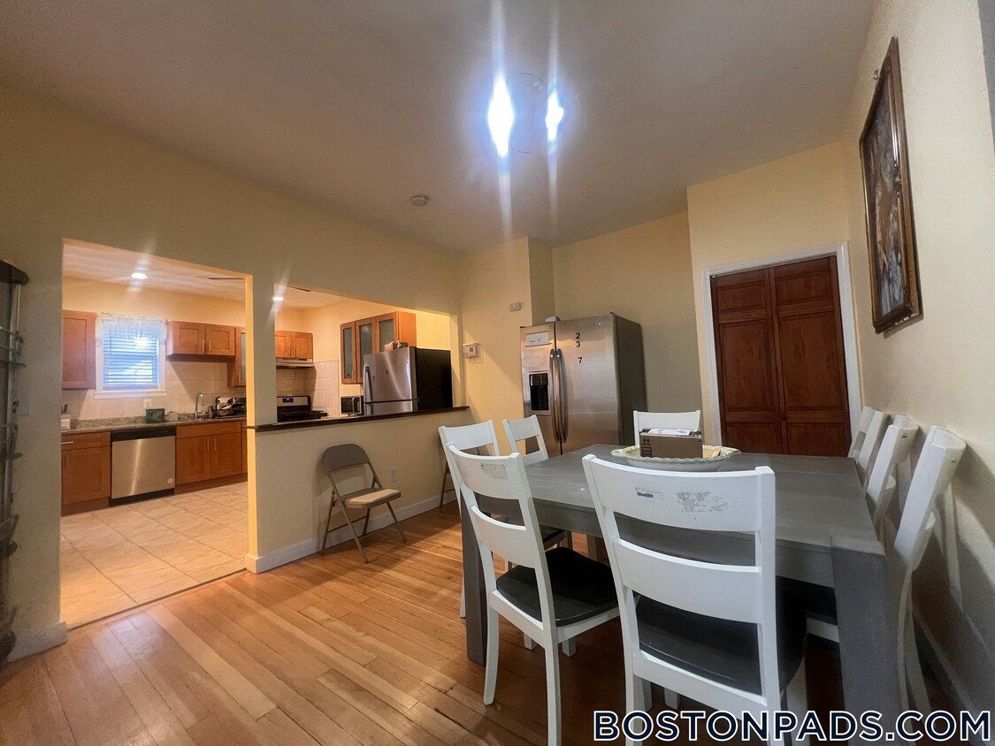 Primary Photo - 816 River St