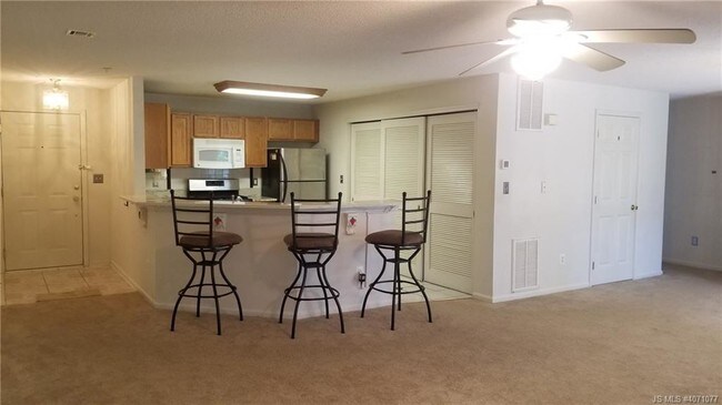 Foto del edificio - 924 Pine Valley Ct