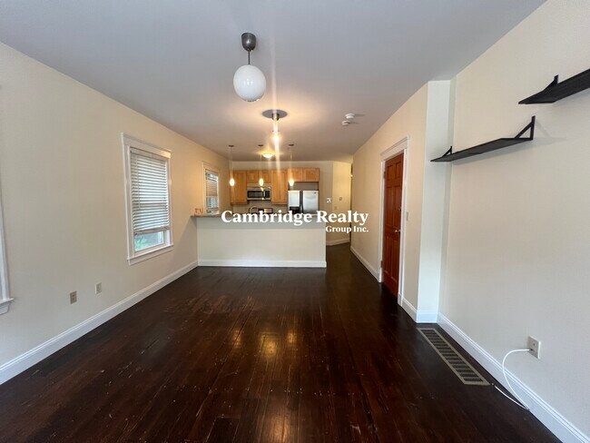 Building Photo - 11 Giles Park Building Photo - 11 Giles Park