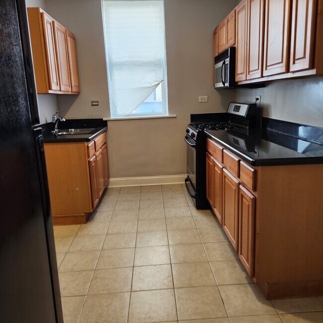 Foto del edificio - 3015 W Armitage Ave