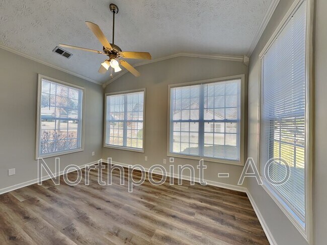 Foto del edificio - 8009 Abington Dr