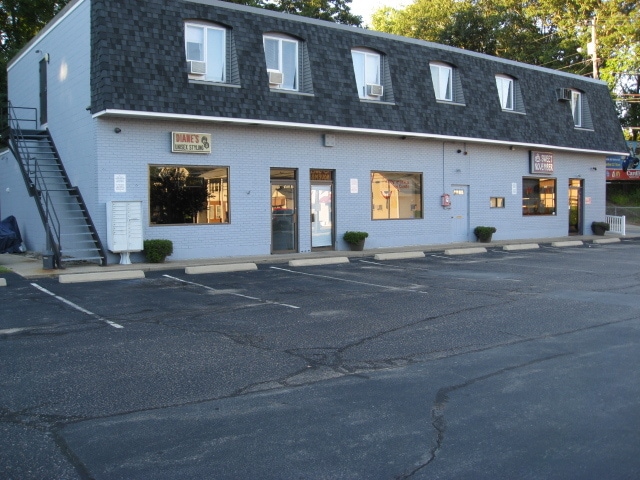 building - 919 Main St