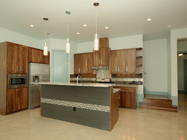 Foto del edificio - 306 Franklin Blvd