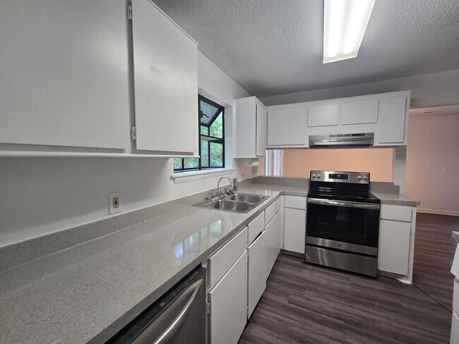 Foto del edificio - Charming and Spacious Home