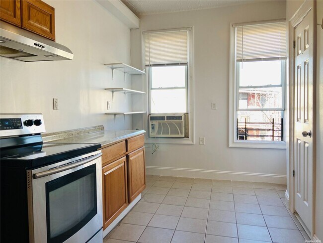 Building Photo - 72-29 66th St