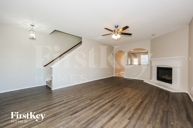 Foto del edificio - 7060 Chapelridge Dr