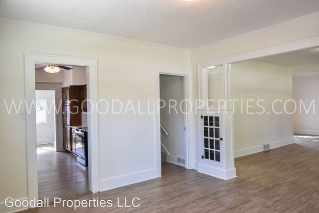 Foto del edificio - 4 br, 2 bath House - 900 Maple St