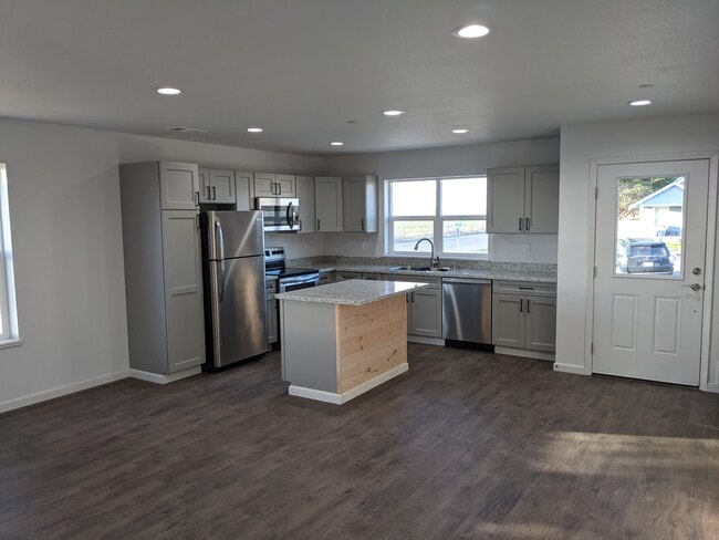 Cocina - 2399 Karen Ct