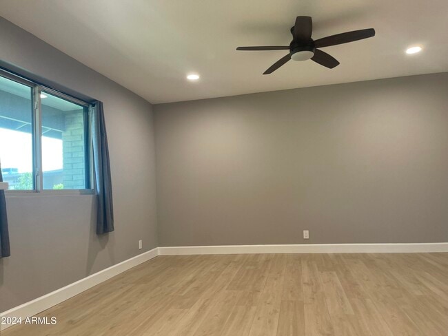 Foto del edificio - 602 E Meadow Ln