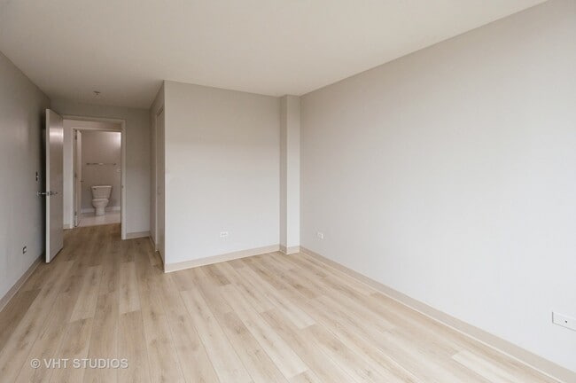 Building Photo - 2 E Erie St