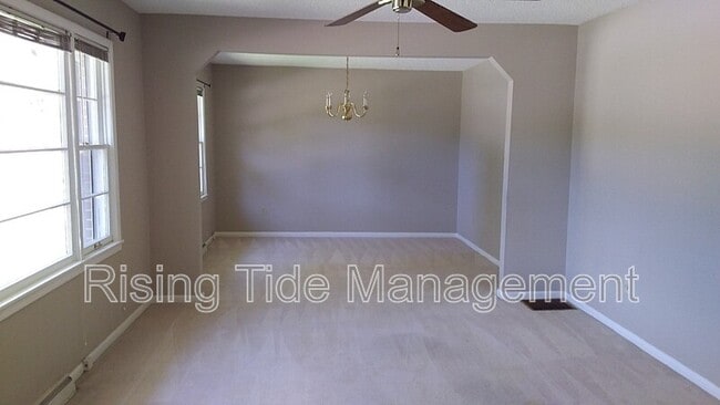 Building Photo - 129 12th Ct NW