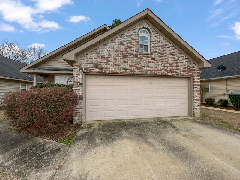 Primary Photo - 1651 Spencer Dr