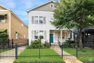 Building Photo - 2203 Rutland St