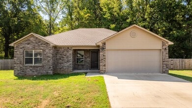 Building Photo - 18 Lilly Ann Cir