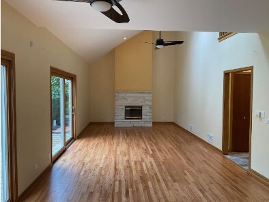 Primary Photo - 8421 N Western Ave