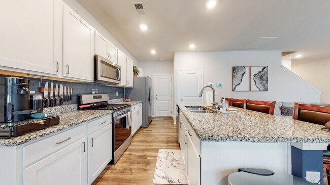 Building Photo - 5059 Hunters Village Dr