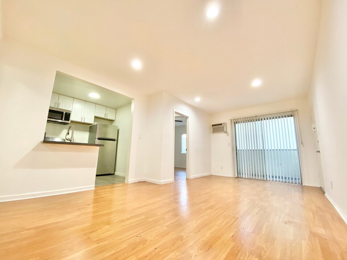Foto principal - 1022 N Vista St