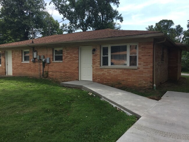 Building Photo - 2 Bedroom 1 Bath Duplex Convenient to westside industries and Ivy Tech