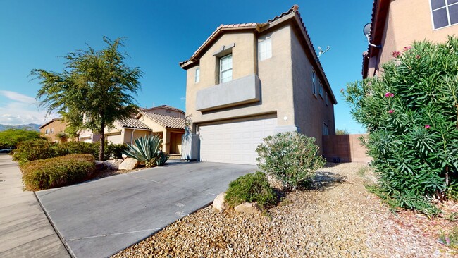 Building Photo - Beautiful 2 Story Home