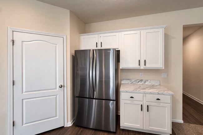 Foto del edificio - 5 Bedroom Home with Flex Room & First-Floor Guest Suite