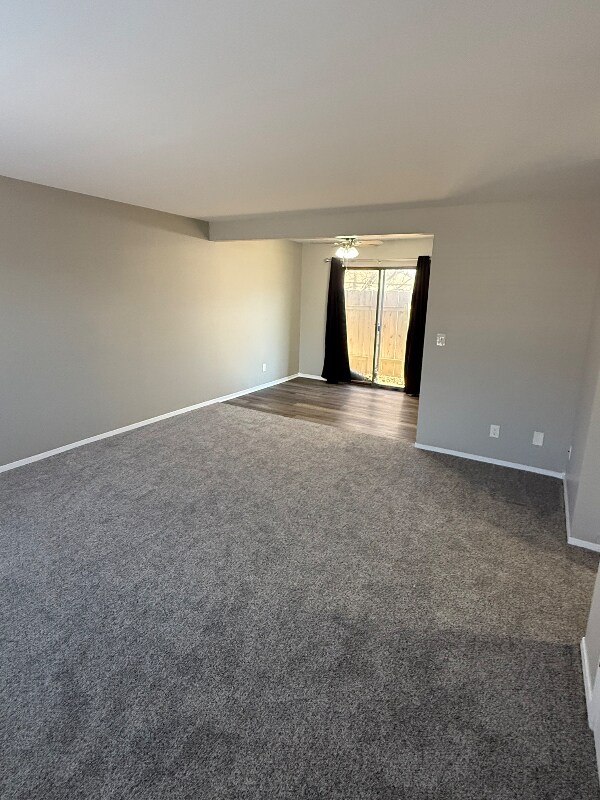 Foto del edificio - 620 S Mt Carmel St