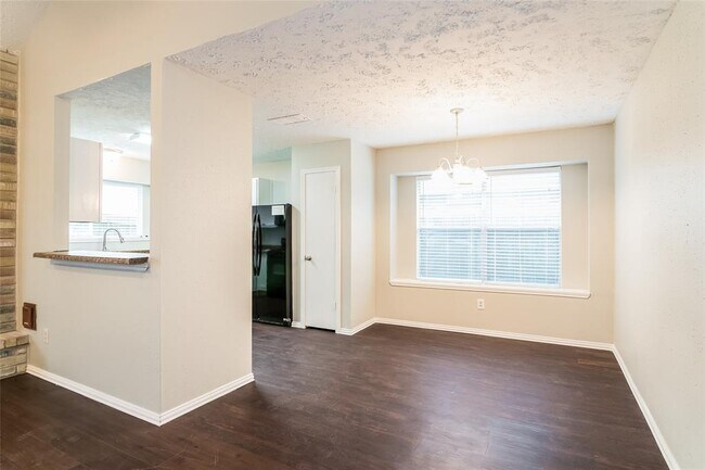 Building Photo - 13435 Klamath Falls Dr