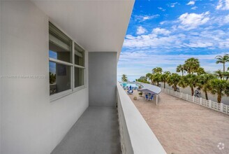 Building Photo - 4250 Galt Ocean Dr