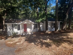 Building Photo - 1618 Oak St