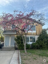 Building Photo - 11 Mohegan Ave
