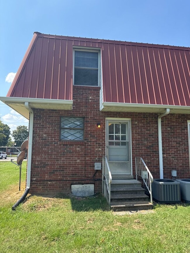 Building Photo - 521 Dawson Ln