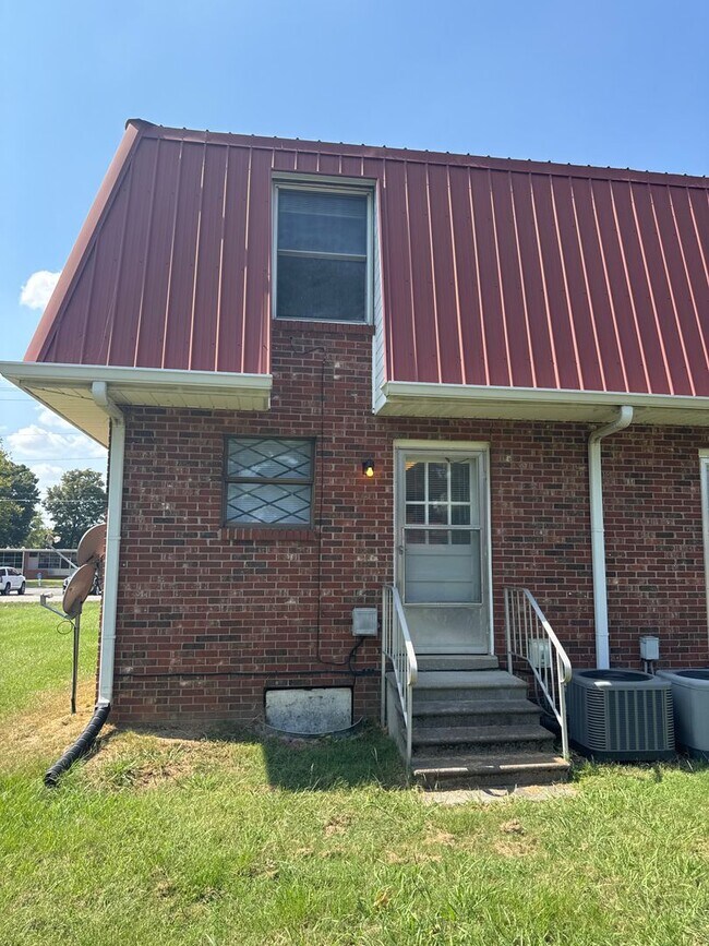 Foto del edificio - 521 Dawson Ln