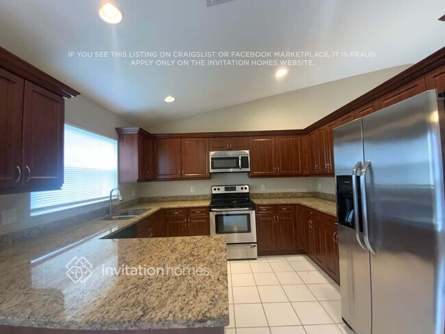 Foto del edificio - 18152 Blue Lake Way