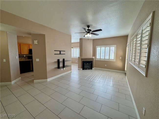 Building Photo - 1050 E Cactus Ave