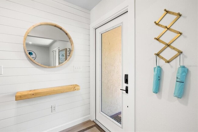 Building Photo - 2641 Hyde Park St