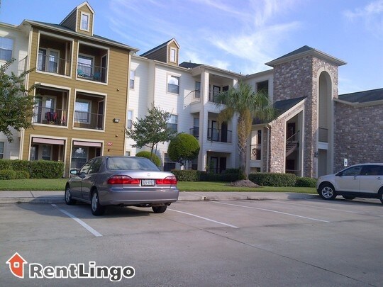 Foto principal - 14811 West Rd