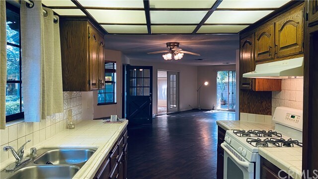 Foto del edificio - 293 Cary Ln