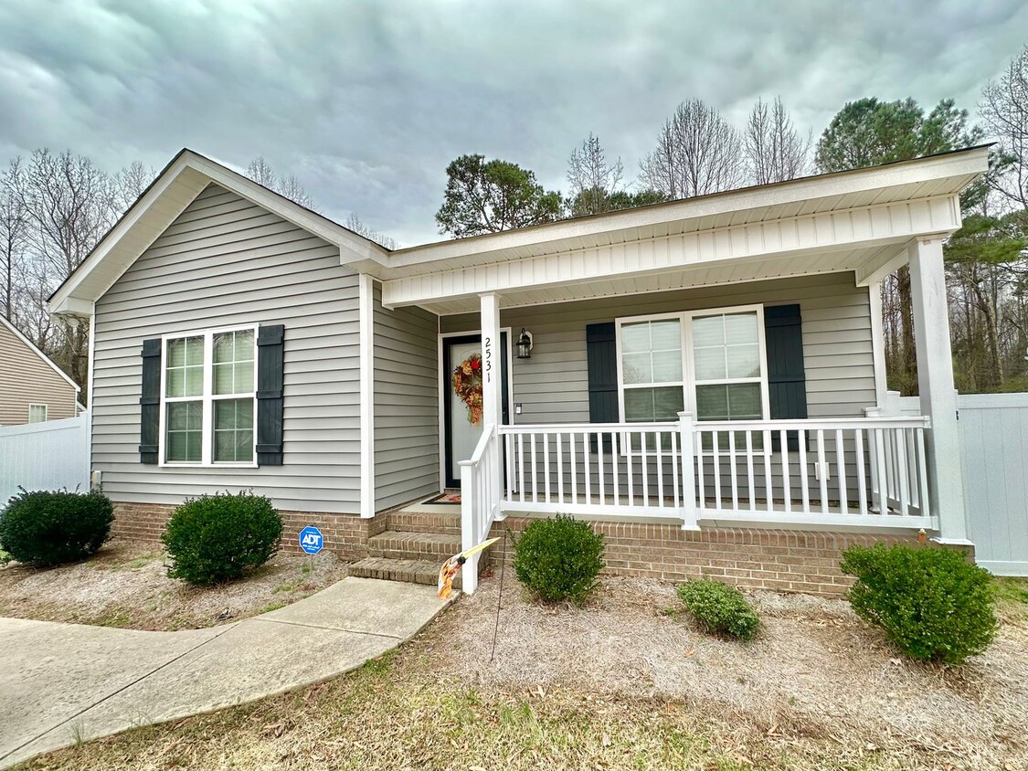 Foto principal - 3 BD, 2 BA Home in Wilson