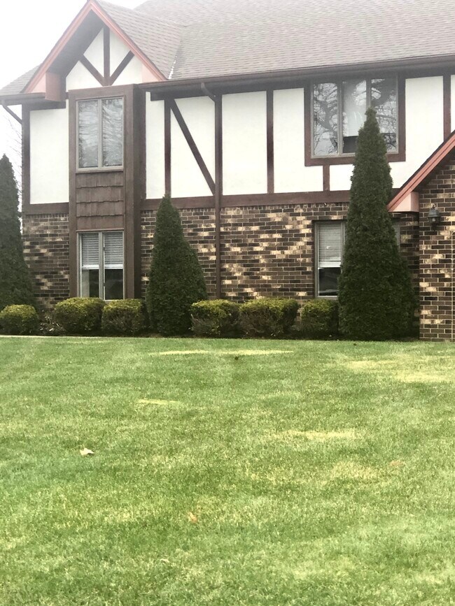 Foto del edificio - 888 Pearson Cir