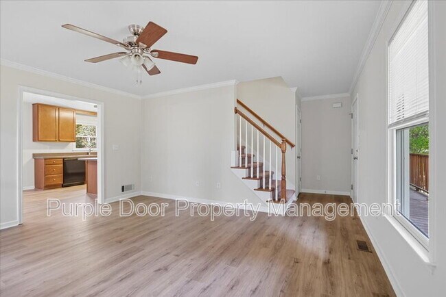 Foto del edificio - 4201 Autumn Lake Dr