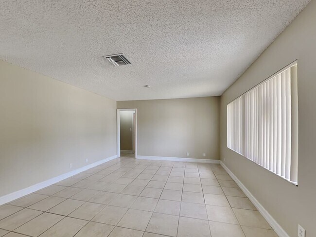 Building Photo - 6864 NW 28th Ave