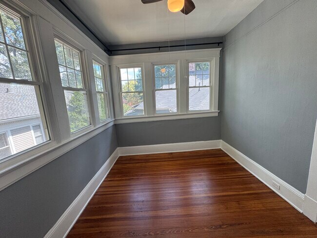 Foto del edificio - 160 -164 4th St NE