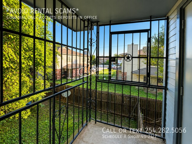 Foto del edificio - 4805 Cedarhill Cir