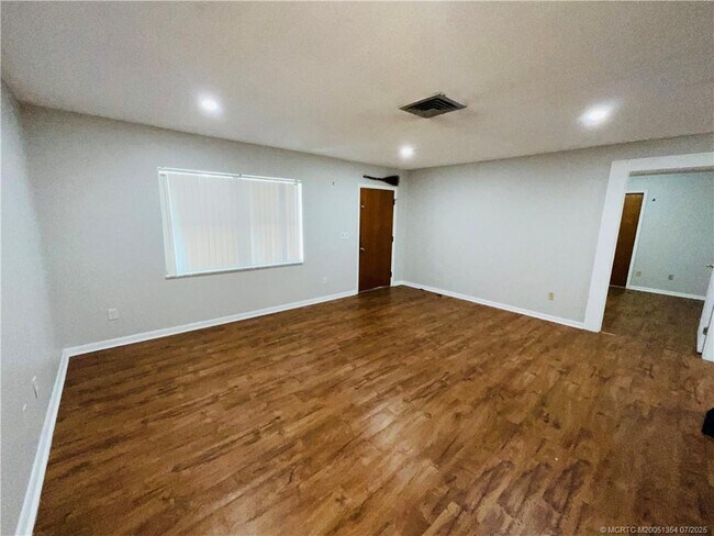 Foto del edificio - 5213 Hummingbird Way