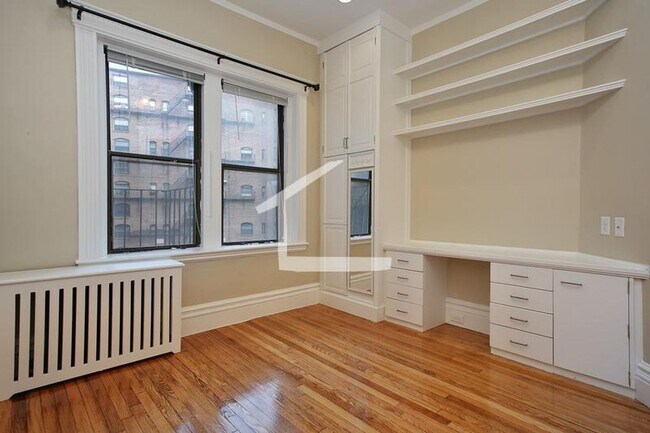 Foto del edificio - 1 bed split in Fenway