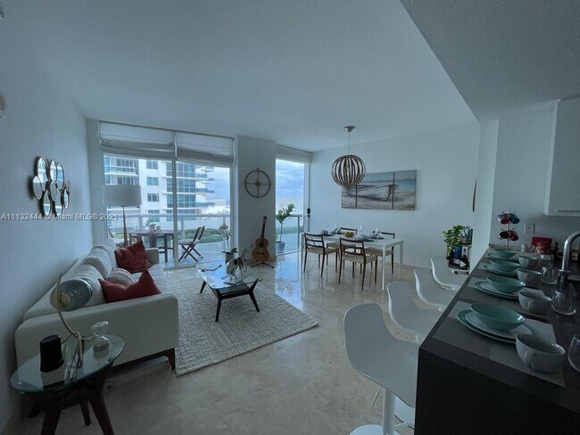 Foto del edificio - 6515 Collins Ave