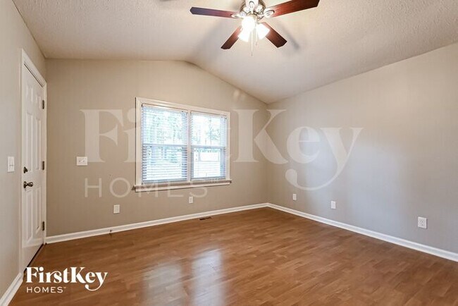 Building Photo - 905 Jacobean Ct